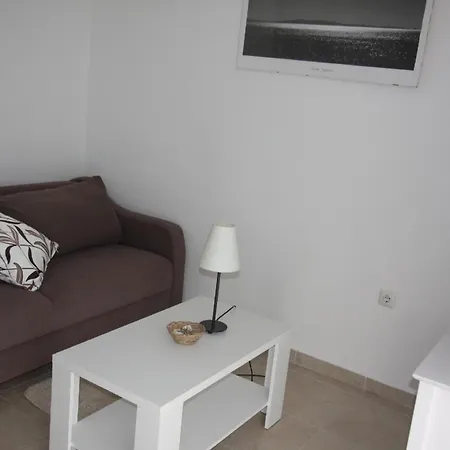 Apartment Moderne In Mit Gemeinsamem Pool, Grill Und Terrasse Und Meerblick Mimice