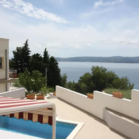 Apartment Moderne In Mit Gemeinsamem Pool, Grill Und Terrasse Und Meerblick