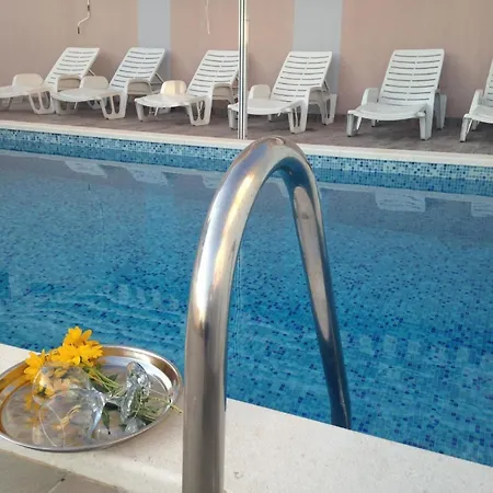 Apartment Moderne In Mit Gemeinsamem Pool, Grill Und Terrasse Und Meerblick Mimice