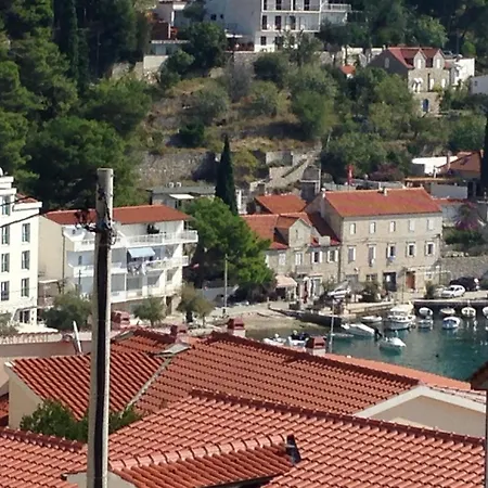 Apartment Moderne In Mit Gemeinsamem Pool, Grill Und Terrasse Und Meerblick