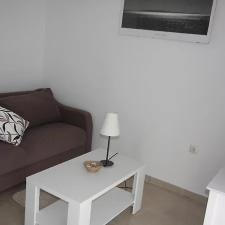 Moderne In Mit Gemeinsamem Pool, Grill Und Terrasse Und Meerblick *